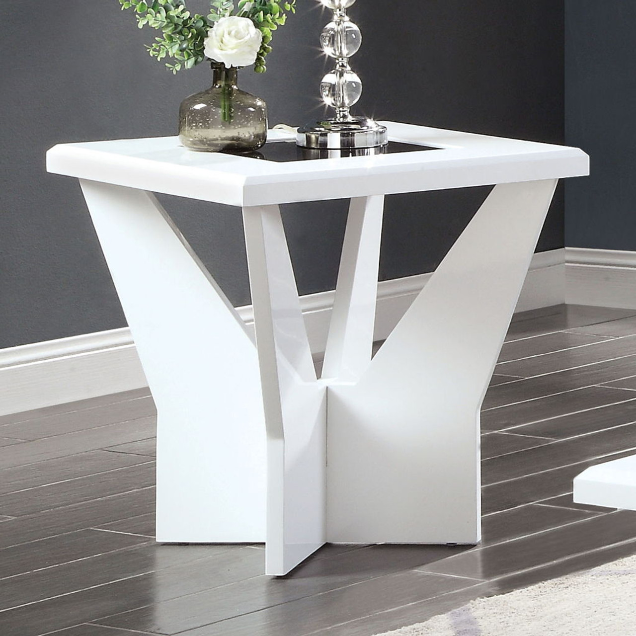 Dubendorf – End Table – White