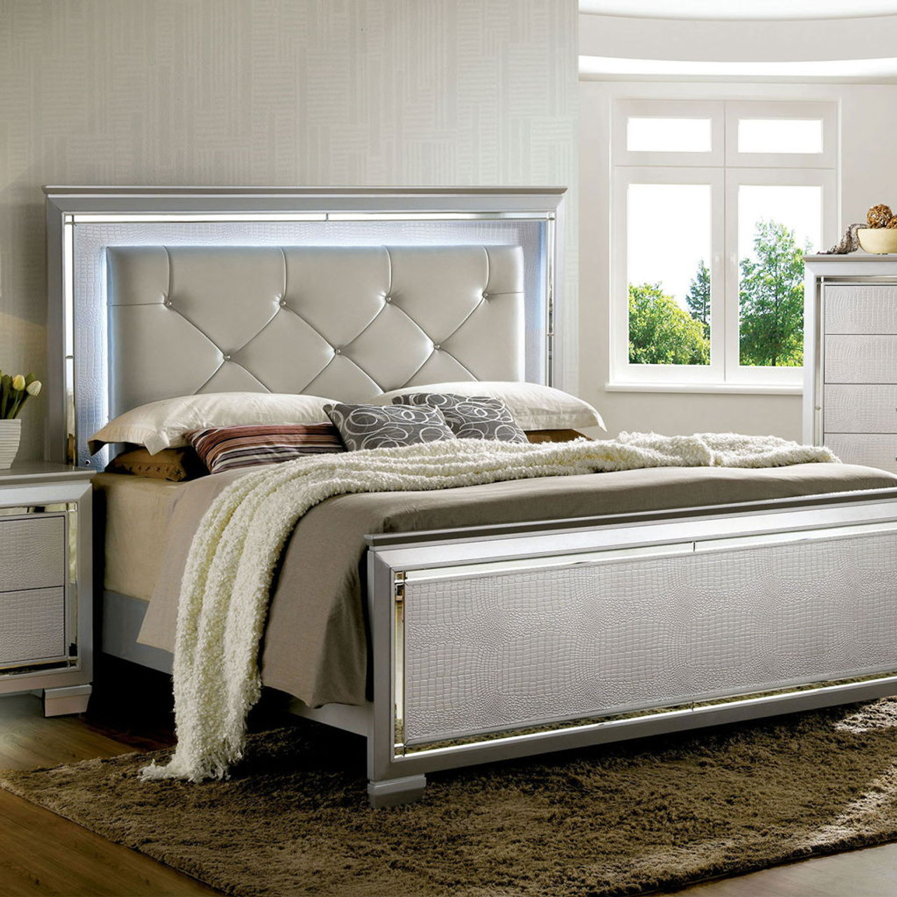 Bellanova – California King Bed – Silver