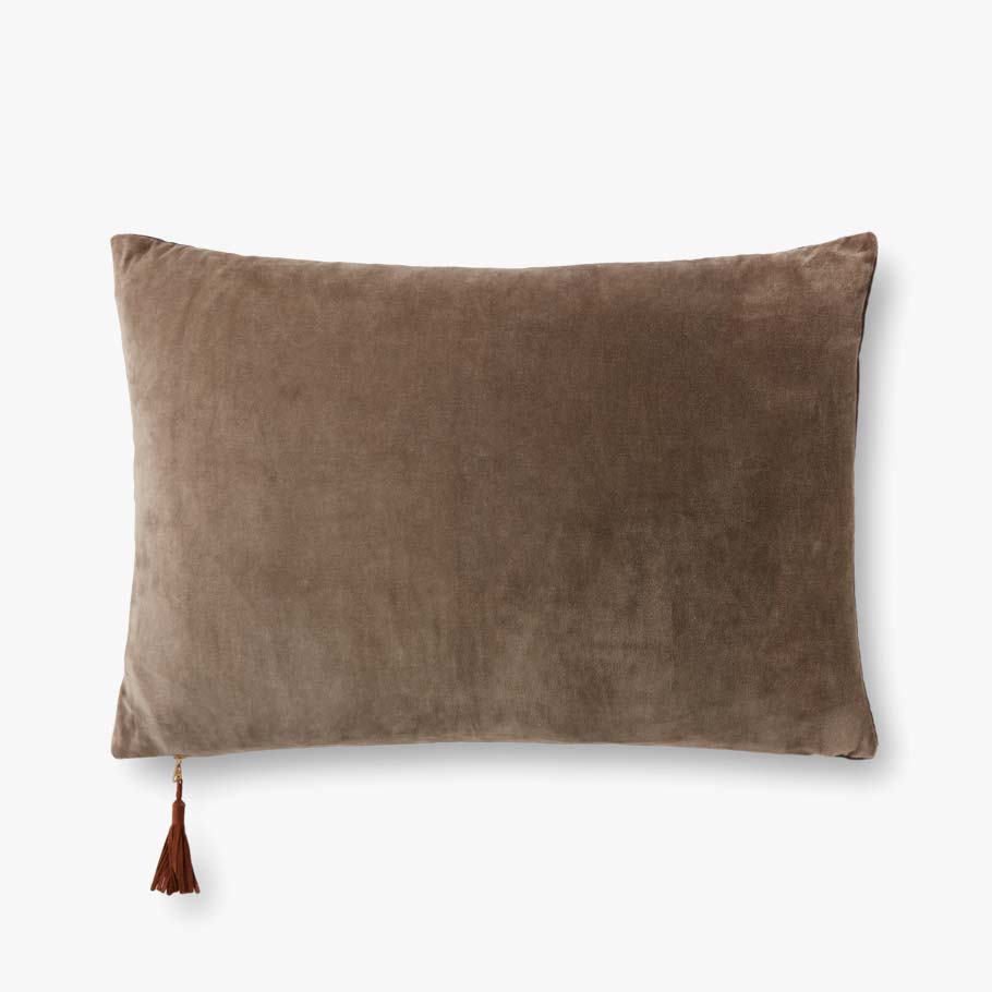 Magnolia Home by Joanna Gaines x Loloi Pillows PMH1153 Mocha / Plum