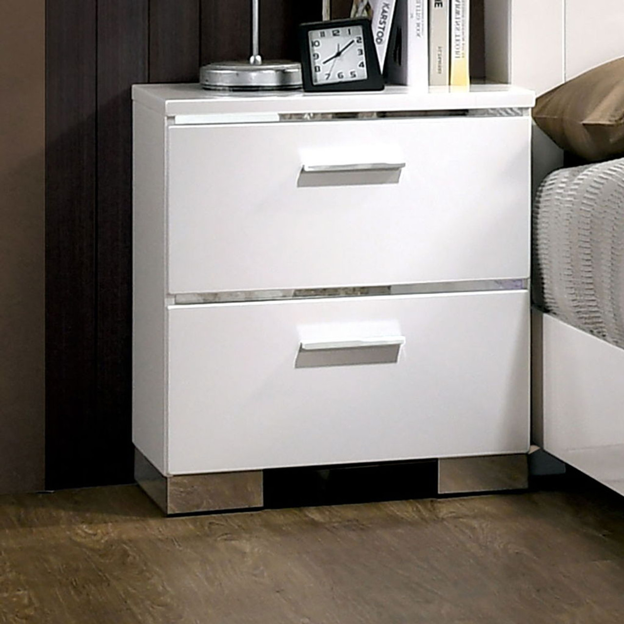 Carlie – Nightstand – White