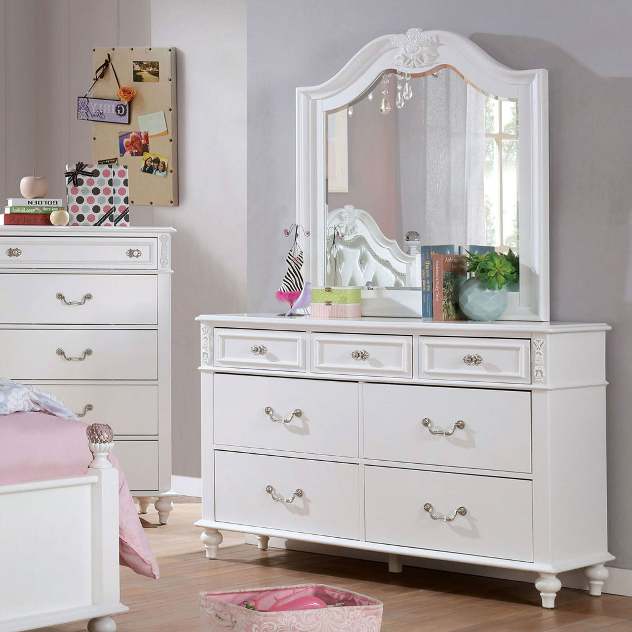 Belva – Dresser – White